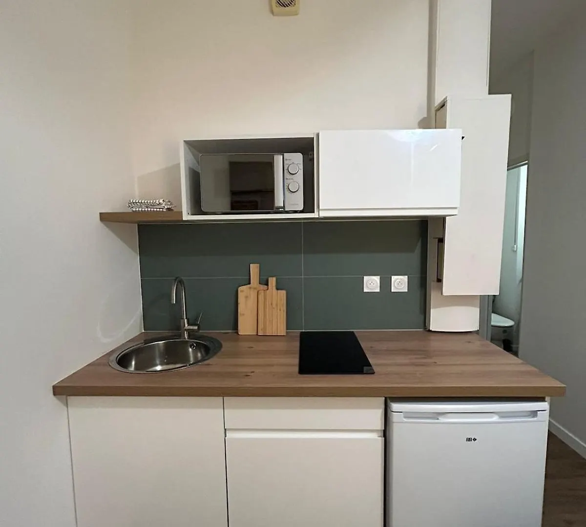 לורדה Au Pied Du Chateau 0*,  צרפת